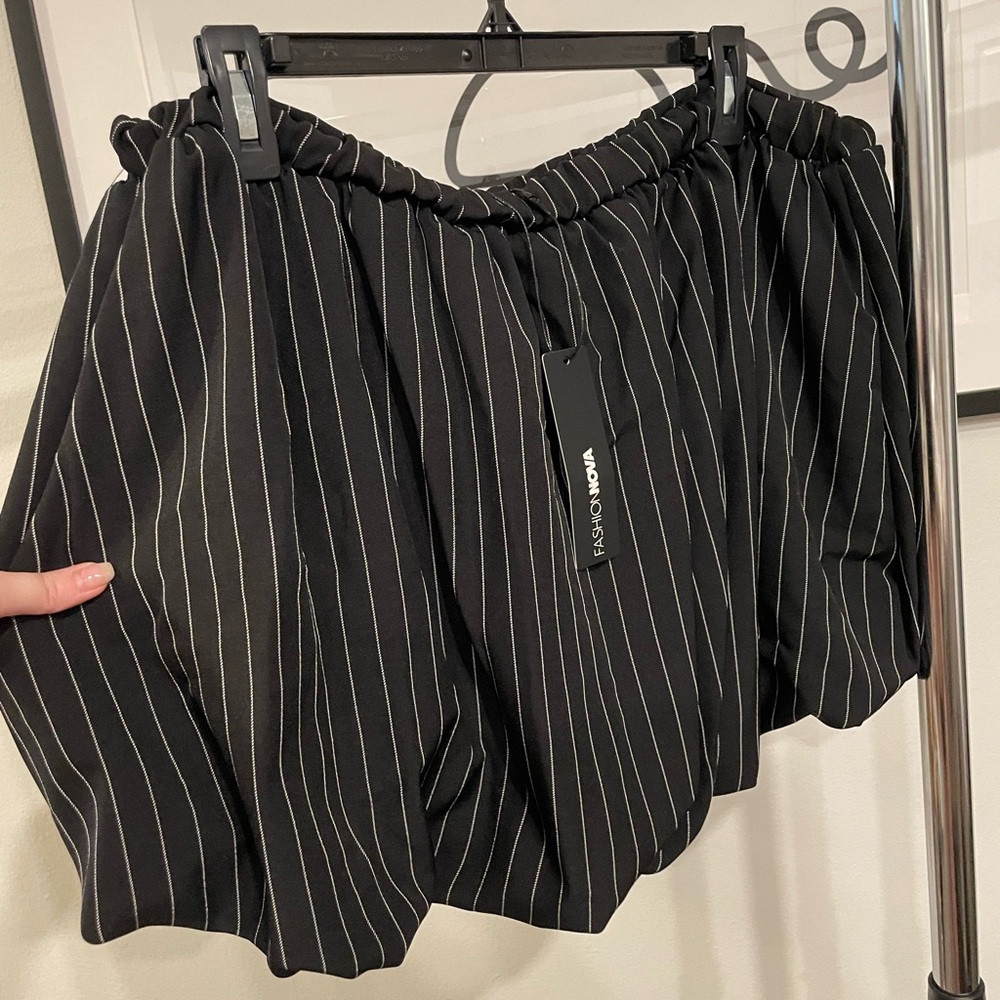 NWT Pinstripe mini bubble skort - Picture 9 of 11
